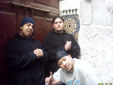 c moi et 2 big et avril ltahte machi hna